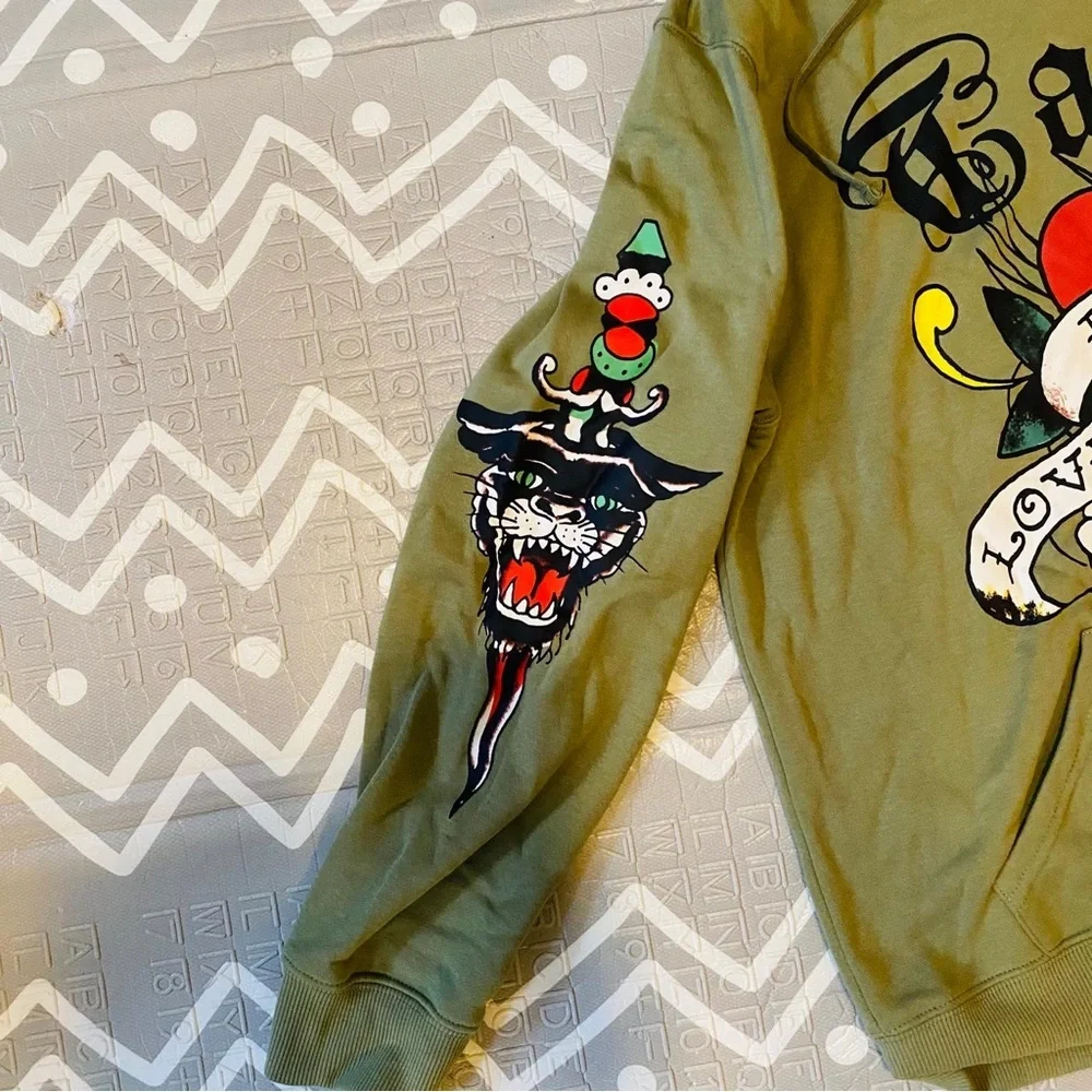 Vintage Retro Ed hardy graphic skull hoodie sweater medium